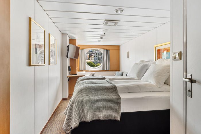 Expedition Suite | Mini Suite on middle deck